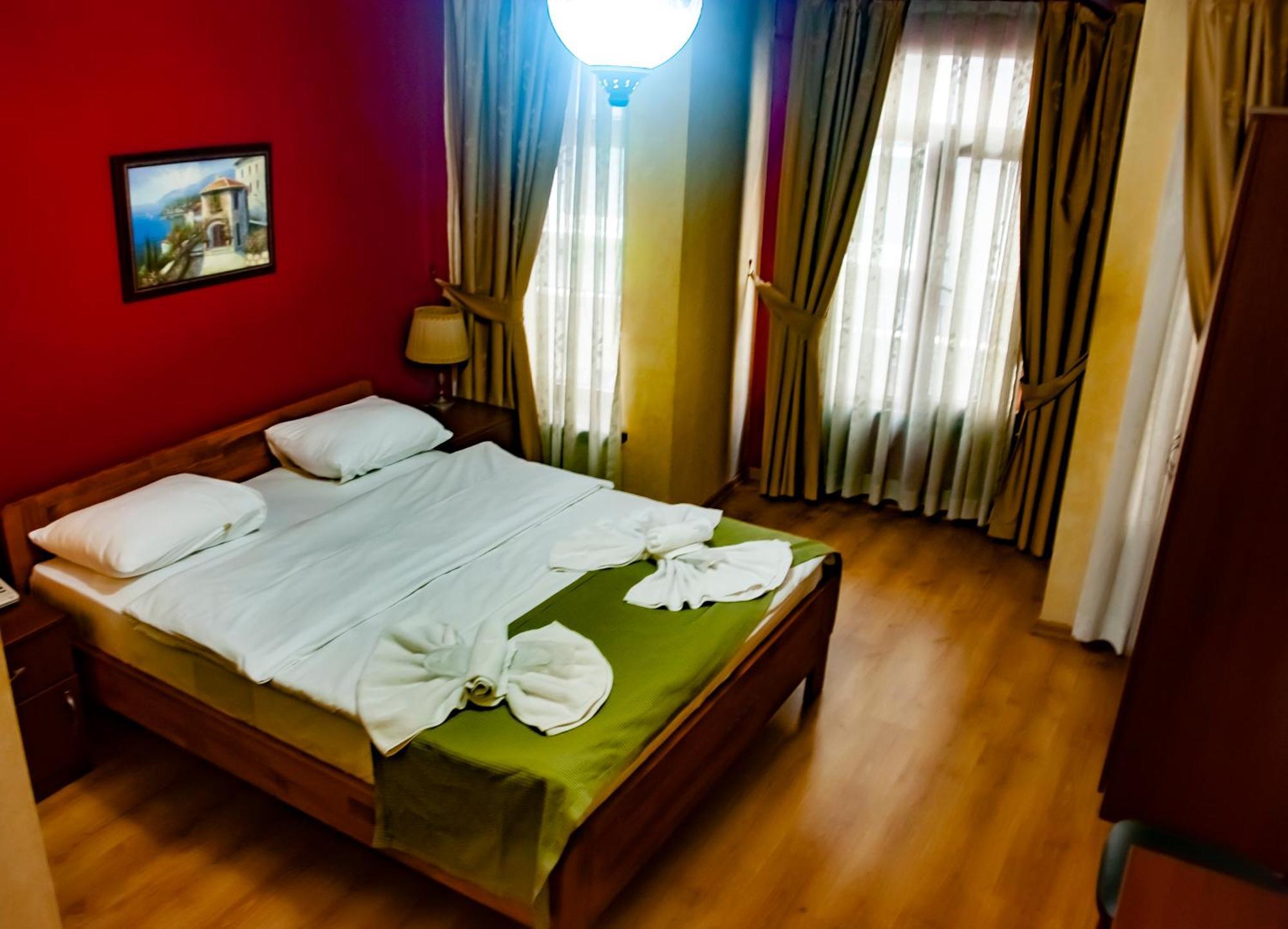 Istanbul Irish Hotel Eksteriør billede