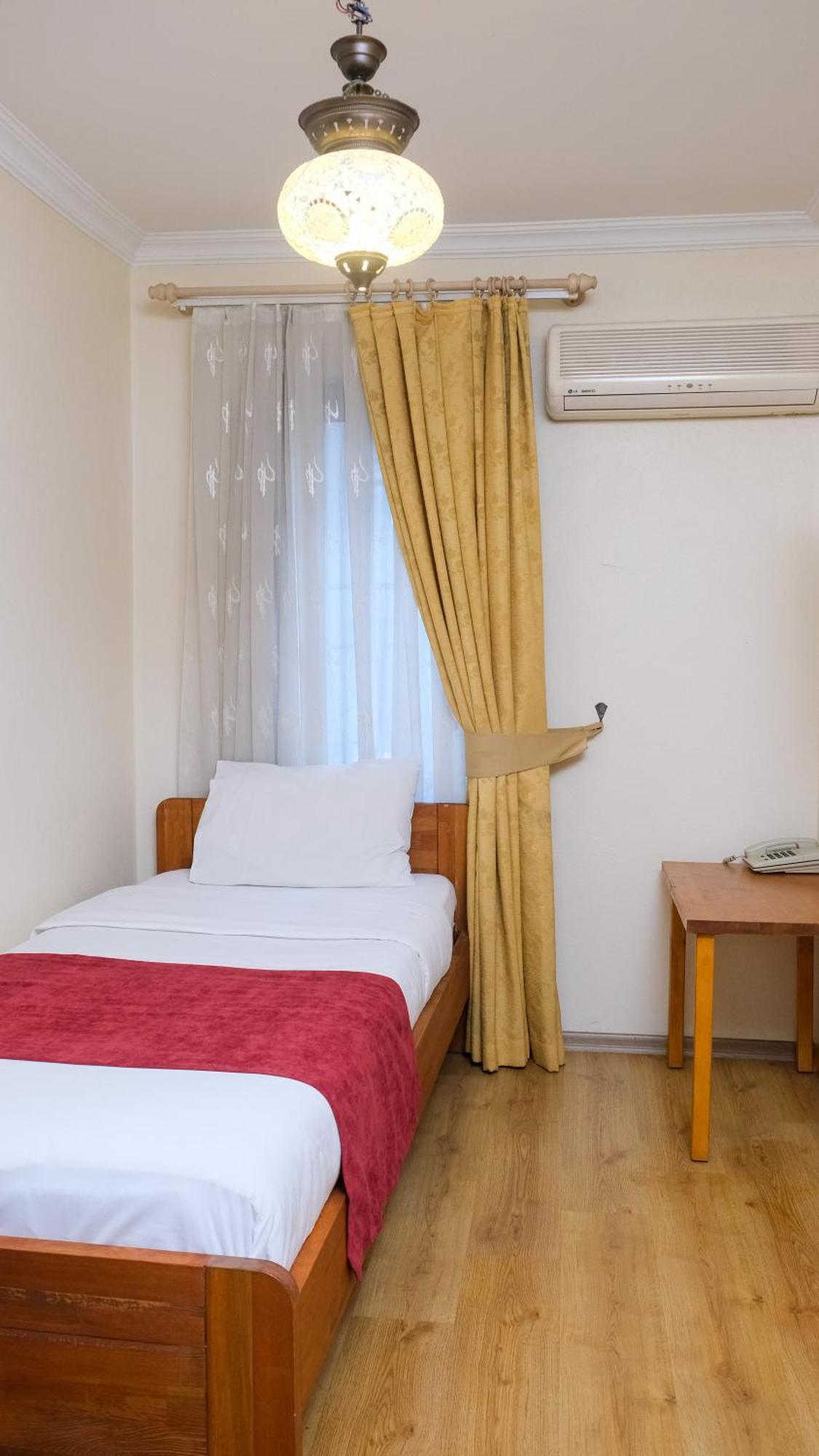 Istanbul Irish Hotel Eksteriør billede